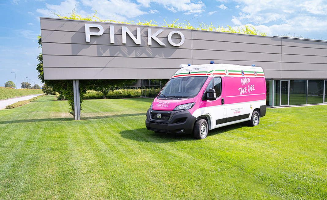 Pinko lavora cheap con noi